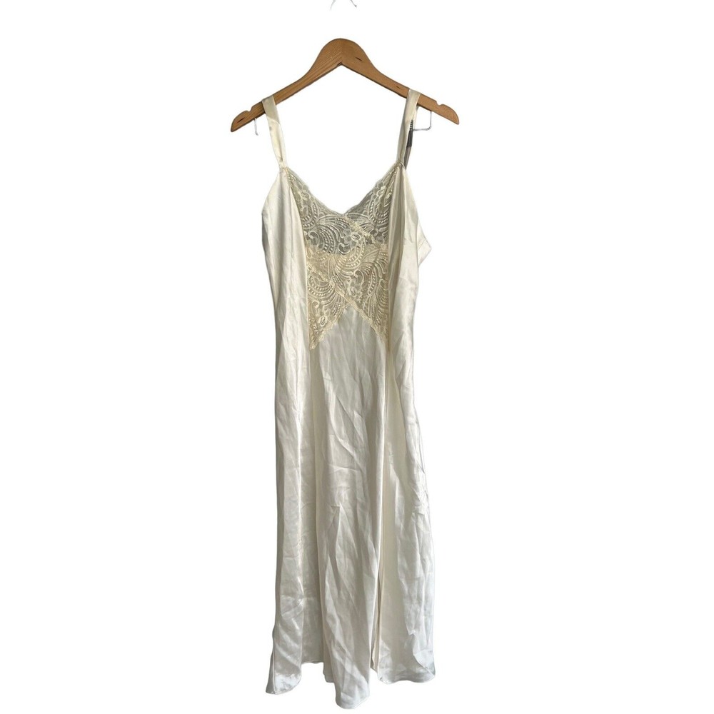 VTG VS Victoria’s Secret GOLD LABEL Tags off white lace silk long slip size L